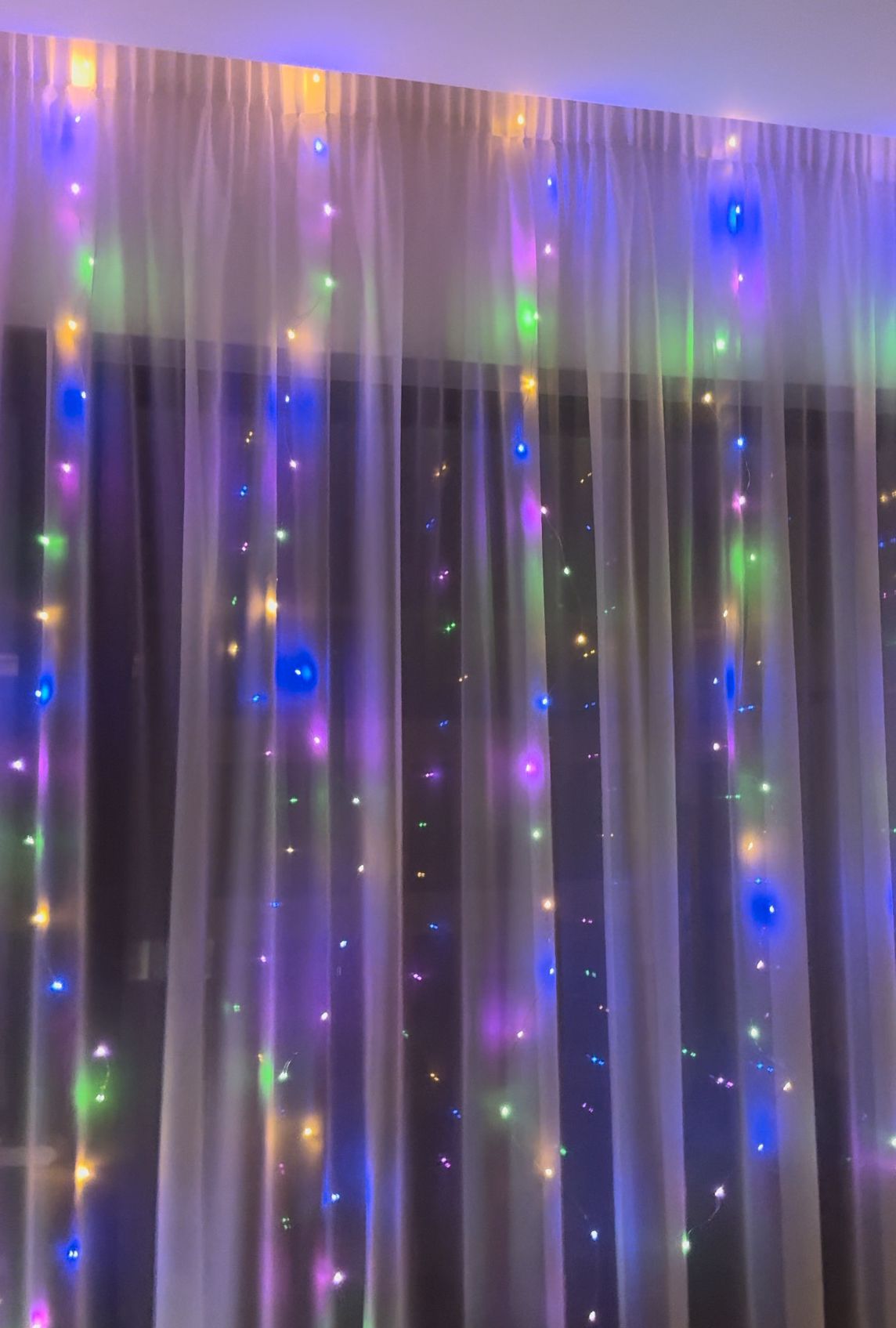 Instalatie LED tip perdea interior / exterior  1+1 GRATIS