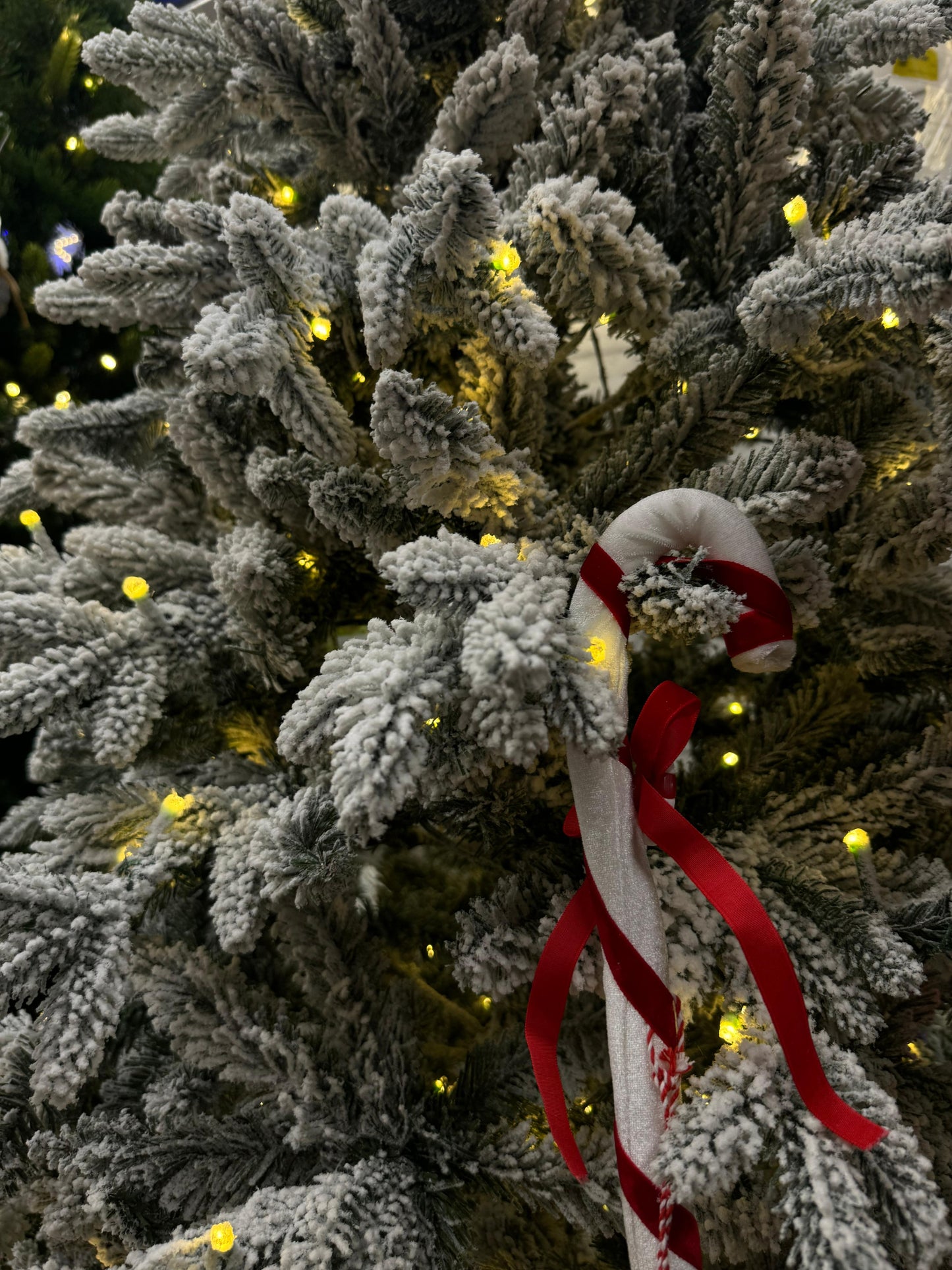 Brad Artificial De Lux de Craciun cu Zapada si instalatie incorporata, B13