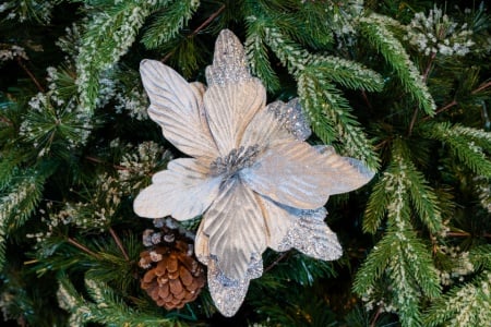 Decoratiune pentru brad in forma de floare