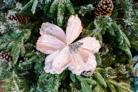 Decoratiune pentru brad in forma de floare